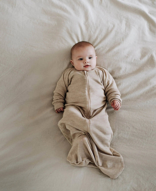 Sovedragt til baby i 100% merinould